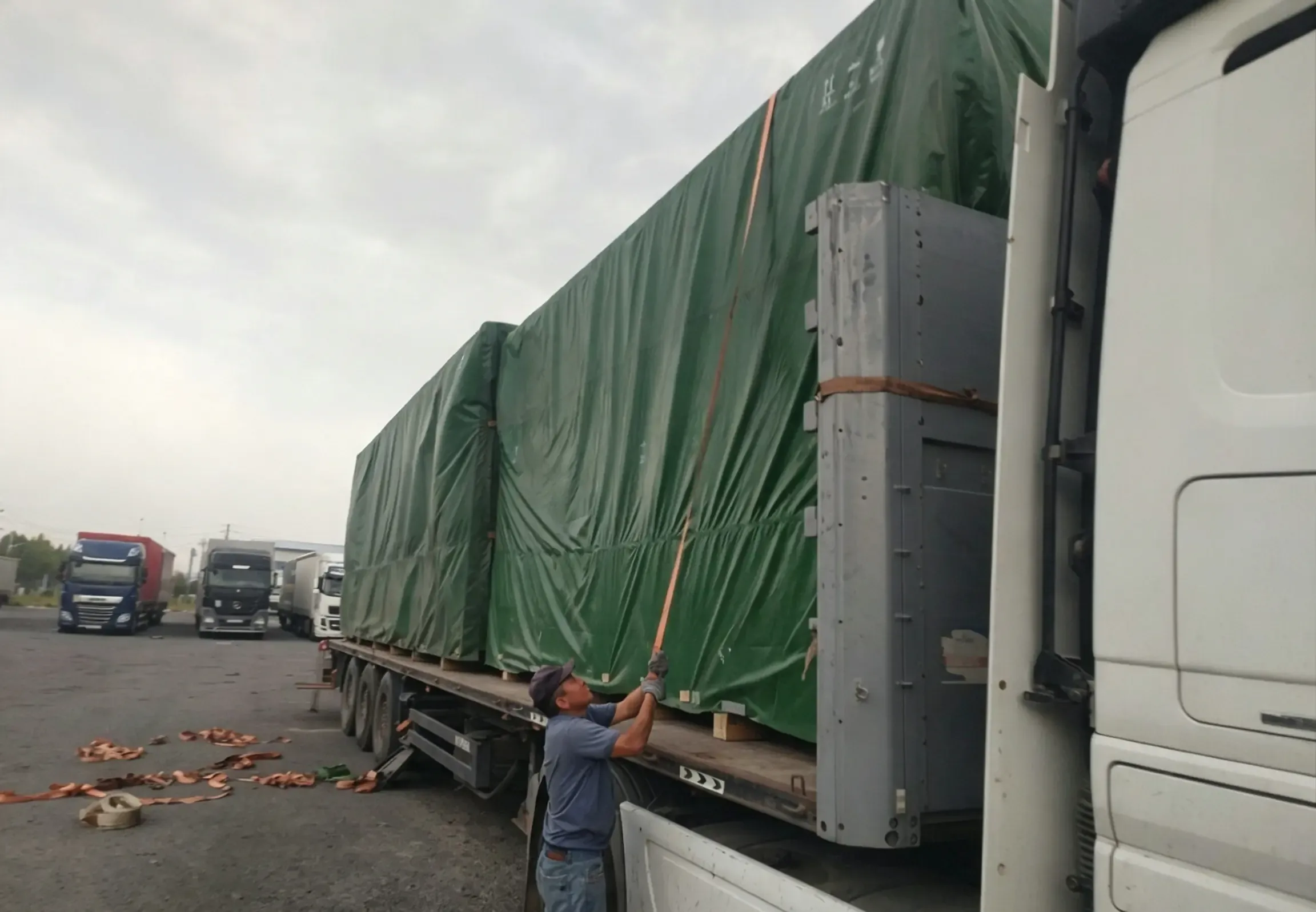 Cargo consolidation at EFANDA Logistics warehouse